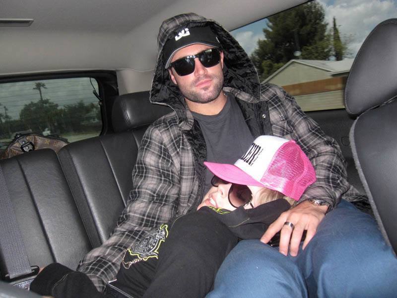 avril-lavigne-naked-the-fappening-57