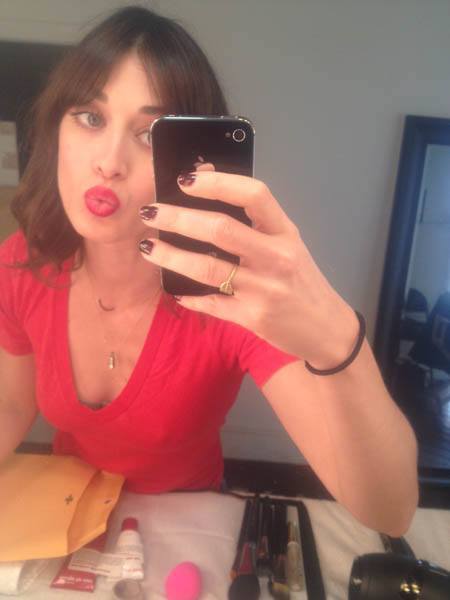 lizzy-caplan-naked-the-fappening-24